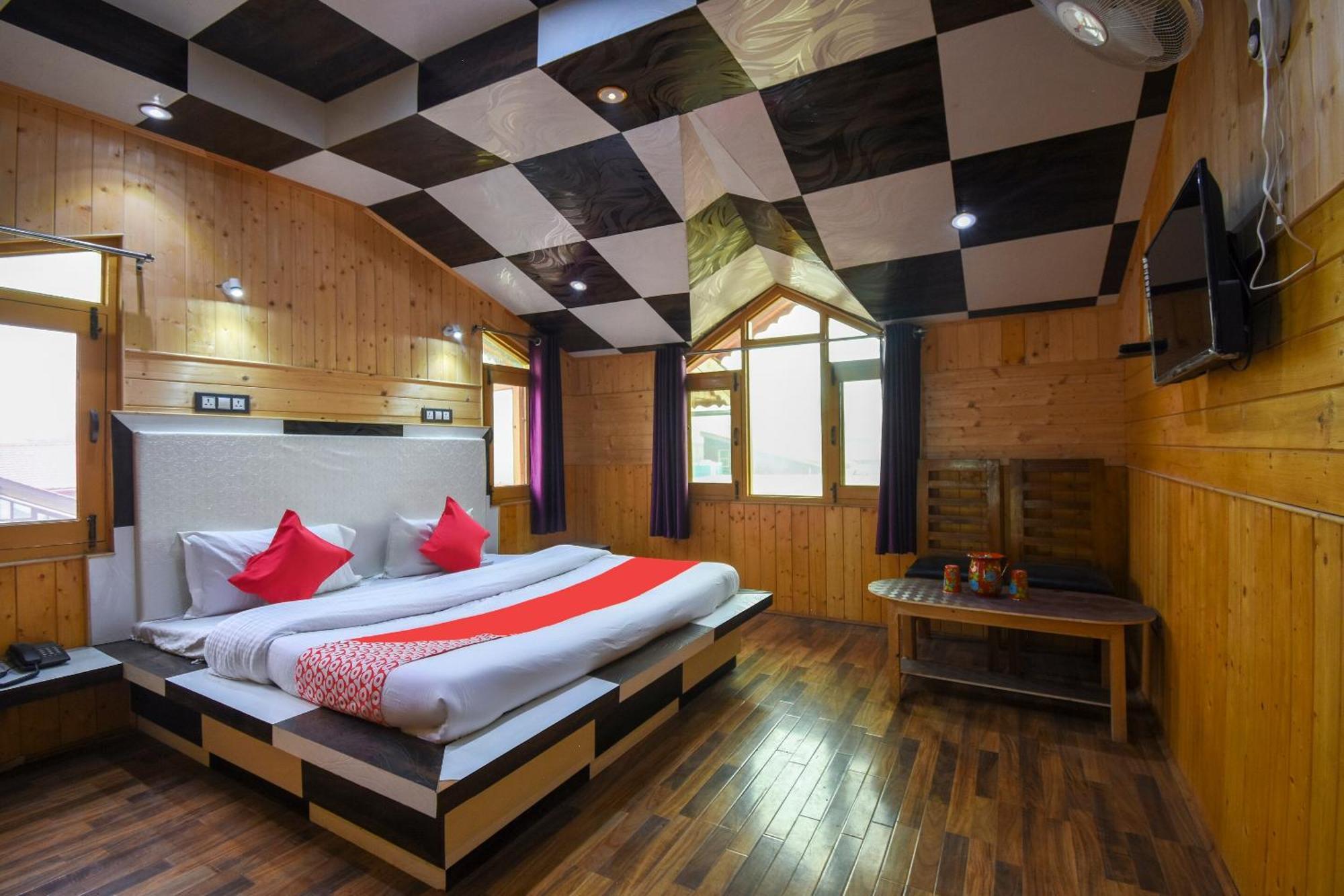 โอโย 66476 โฮเทล นิว ดิไวน์ แคชเมียร์ Hotel Durgjan ภายนอก รูปภาพ