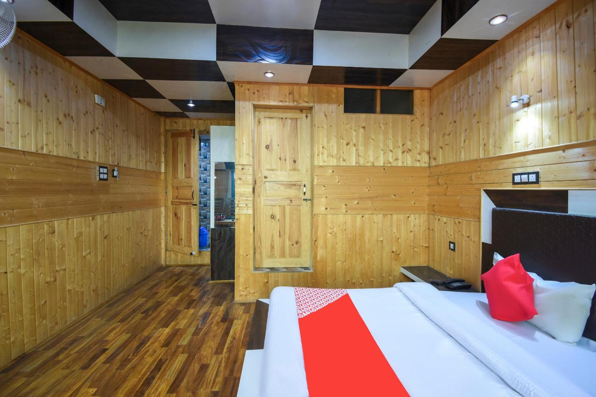 โอโย 66476 โฮเทล นิว ดิไวน์ แคชเมียร์ Hotel Durgjan ภายนอก รูปภาพ