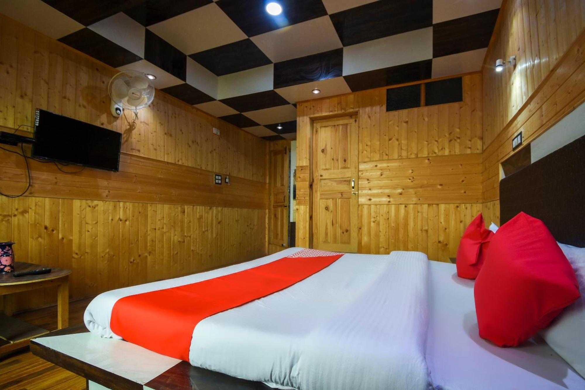 โอโย 66476 โฮเทล นิว ดิไวน์ แคชเมียร์ Hotel Durgjan ภายนอก รูปภาพ