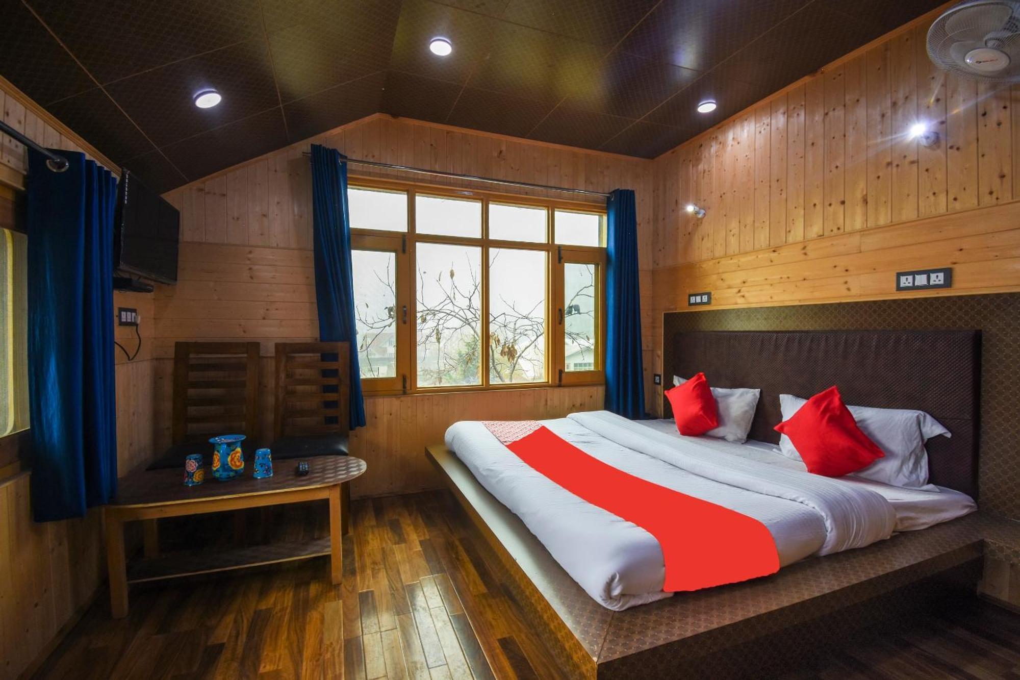โอโย 66476 โฮเทล นิว ดิไวน์ แคชเมียร์ Hotel Durgjan ภายนอก รูปภาพ